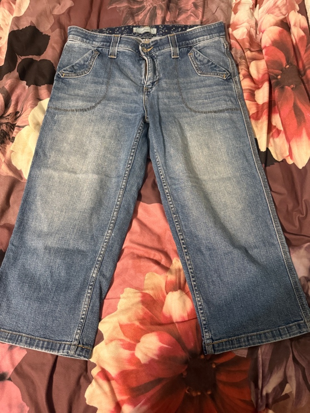 Levi's Light Blue Denim Capris